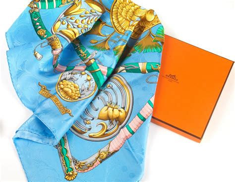 foulard piu preziosi di hermes|foulard hermes.